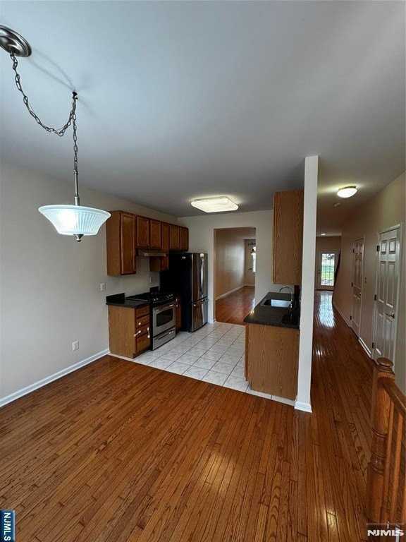 533 Coventry Dr - Photo 6 of 31