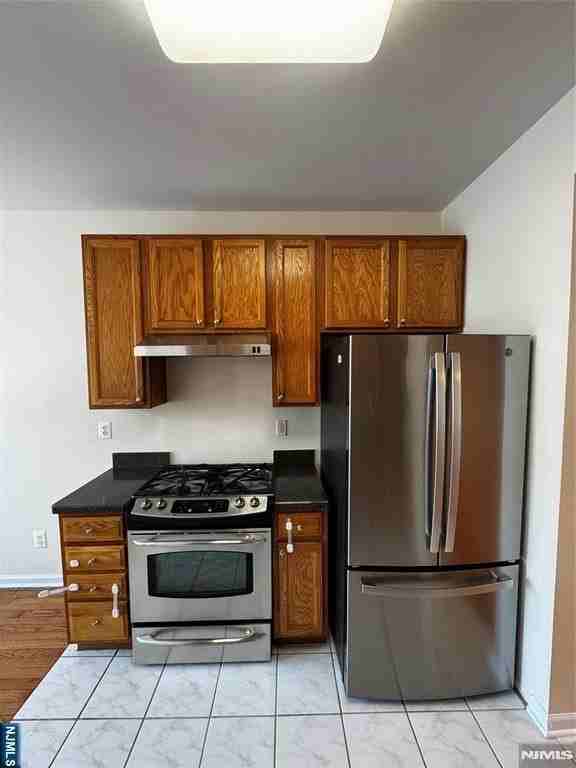 533 Coventry Dr - Photo 7 of 31