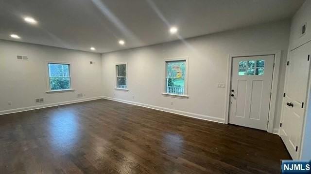 321 Spring Ave - Photo 4 of 17