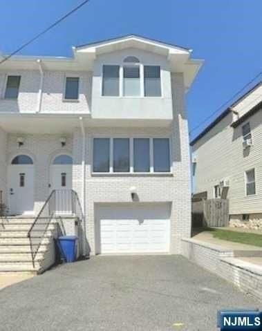 18 Short St