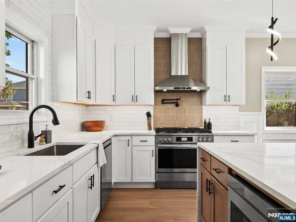 432 Jefferson St #1 - Photo 5 of 33