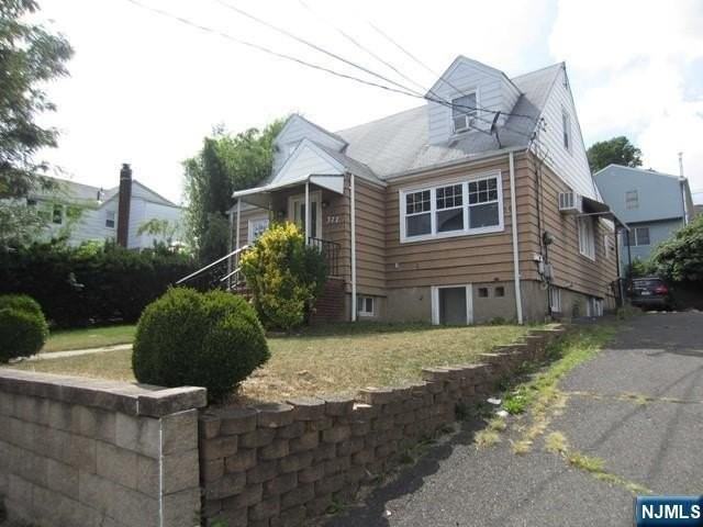377 Westminster Pl #2ndFL - Photo 2 of 10