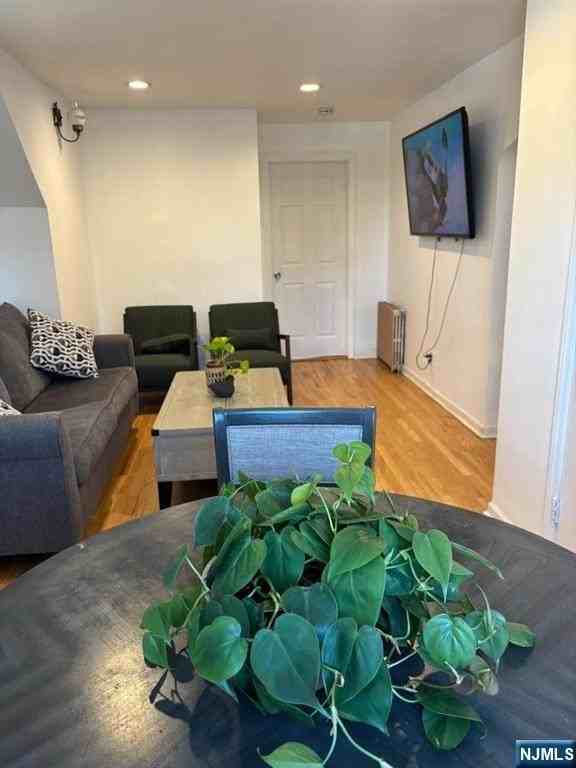 377 Westminster Pl #2ndFL - Photo 3 of 10