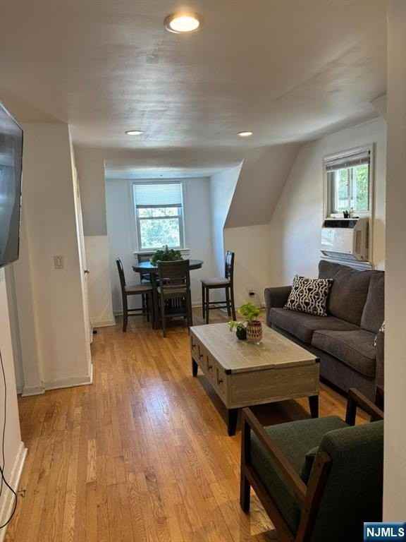 377 Westminster Pl #2ndFL - Photo 4 of 10