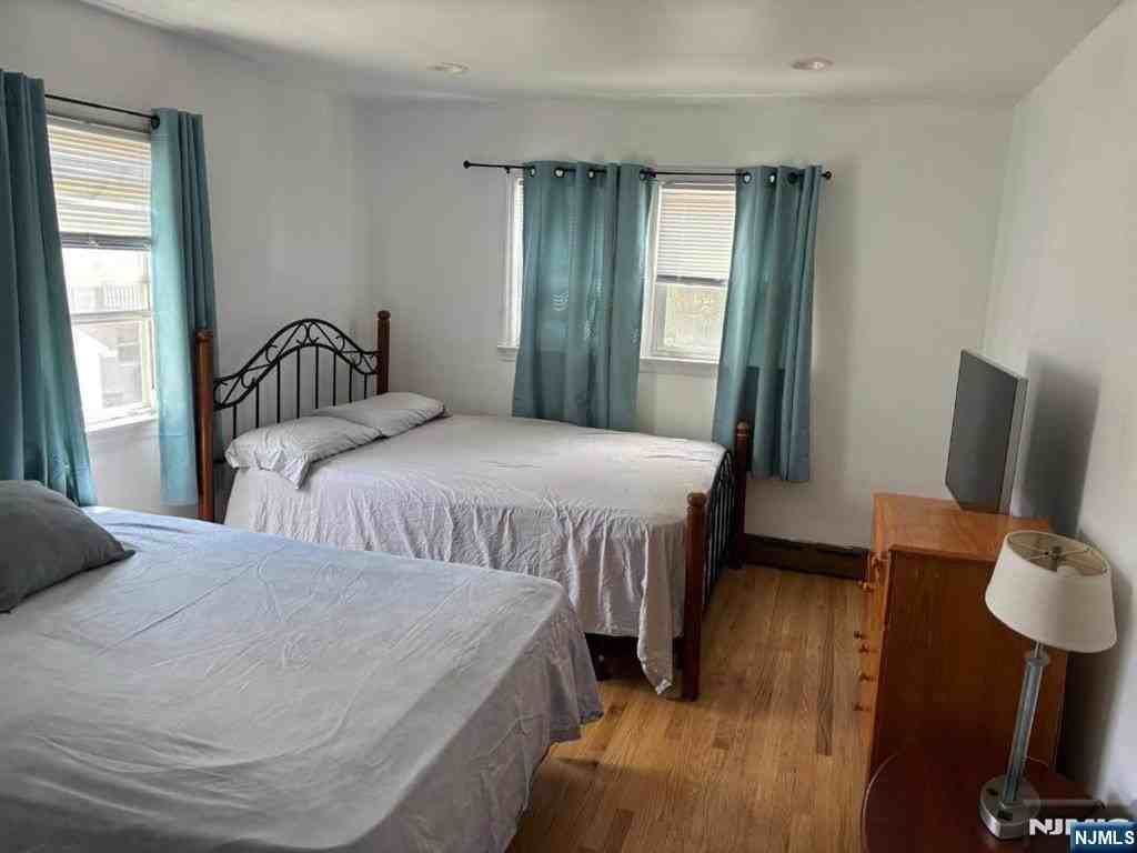 377 Westminster Pl #2ndFL - Photo 6 of 10