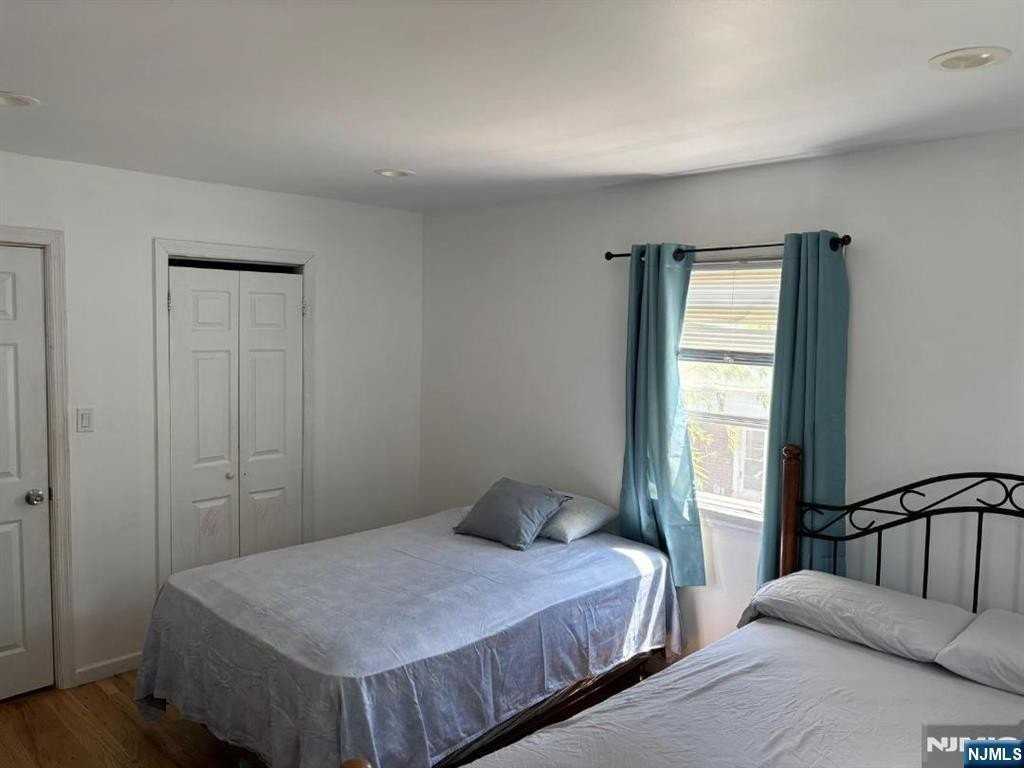 377 Westminster Pl #2ndFL - Photo 7 of 10
