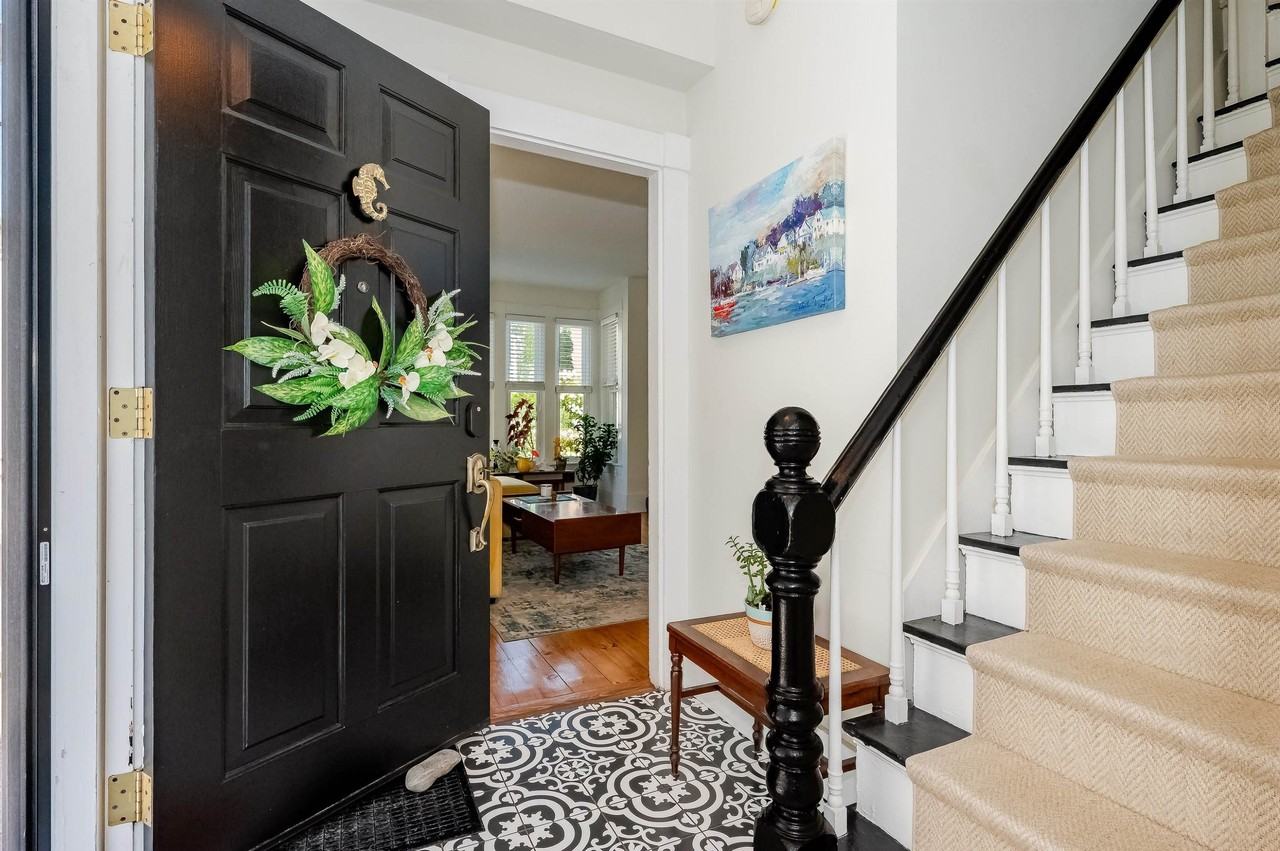 46 Dennett St - Photo 3 of 42