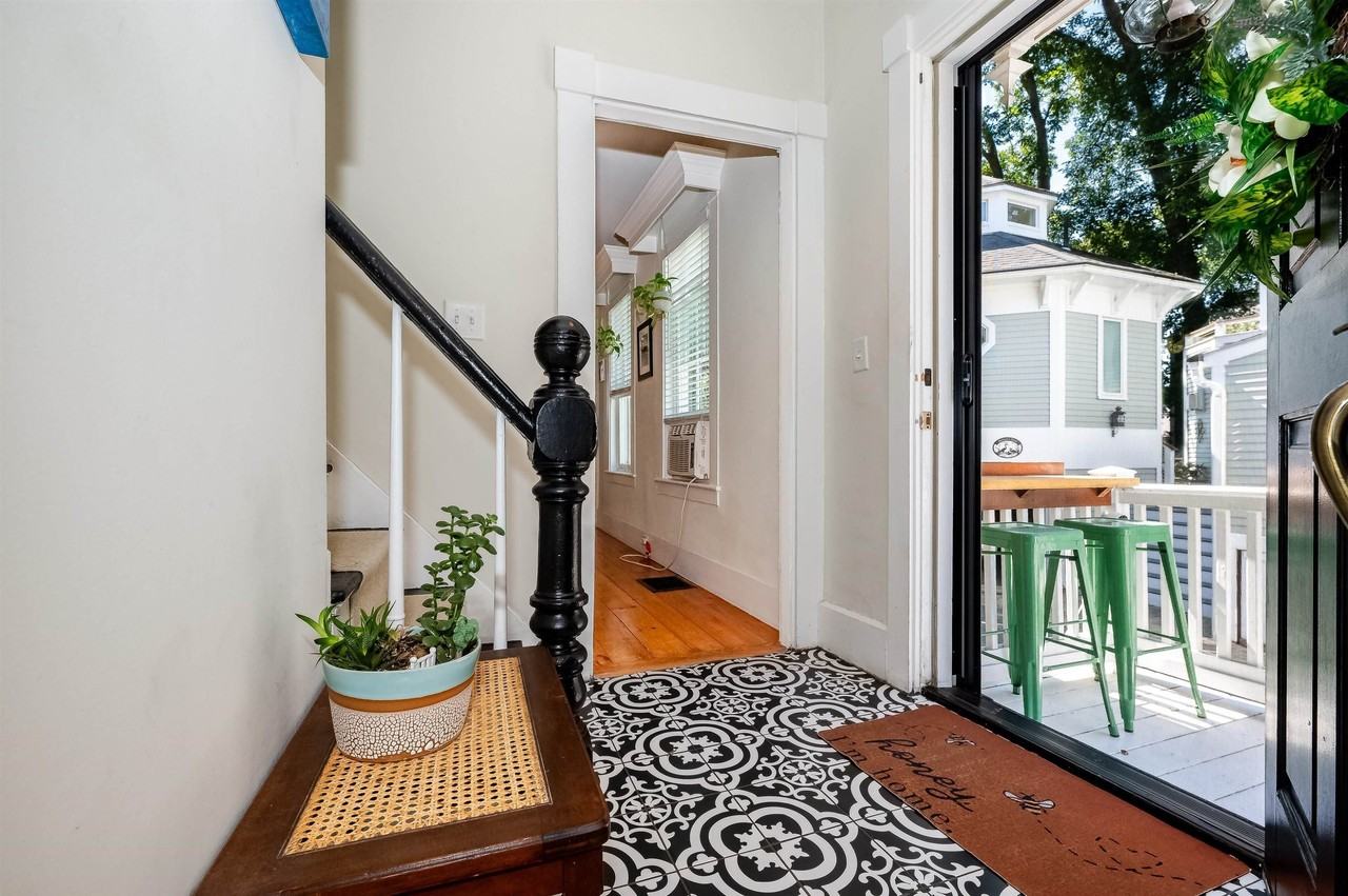 46 Dennett St - Photo 4 of 42