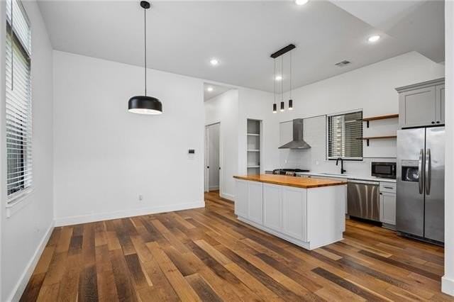 3611 Marais St - Photo 6 of 19