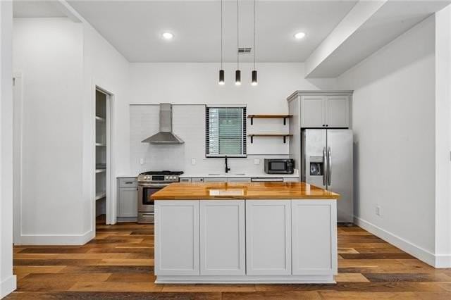 3611 Marais St - Photo 7 of 19
