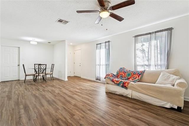 447 Magnolia St - Photo 3 of 22