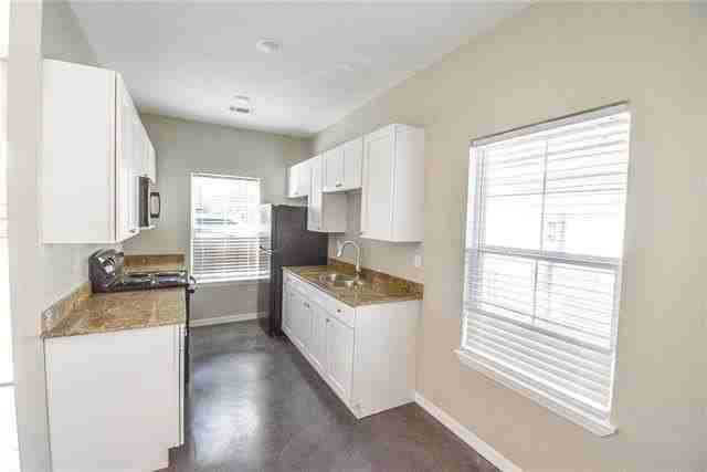12214 Sydney Square Dr #7 - Photo 3 of 7