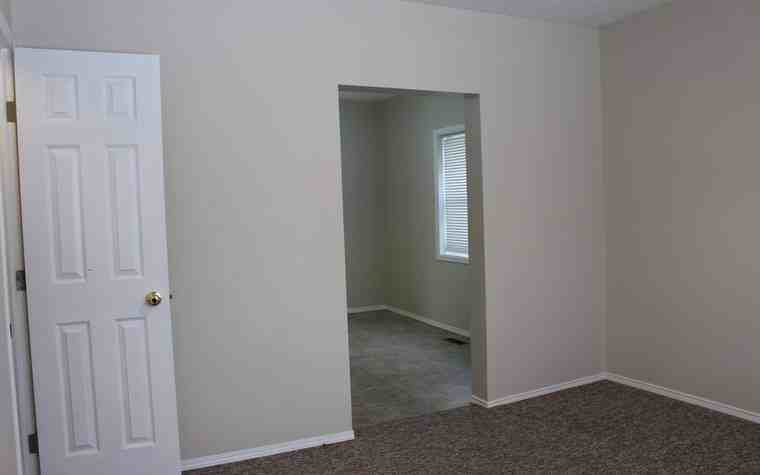 1115 Avenue C N #MAIN - Photo 2 of 12
