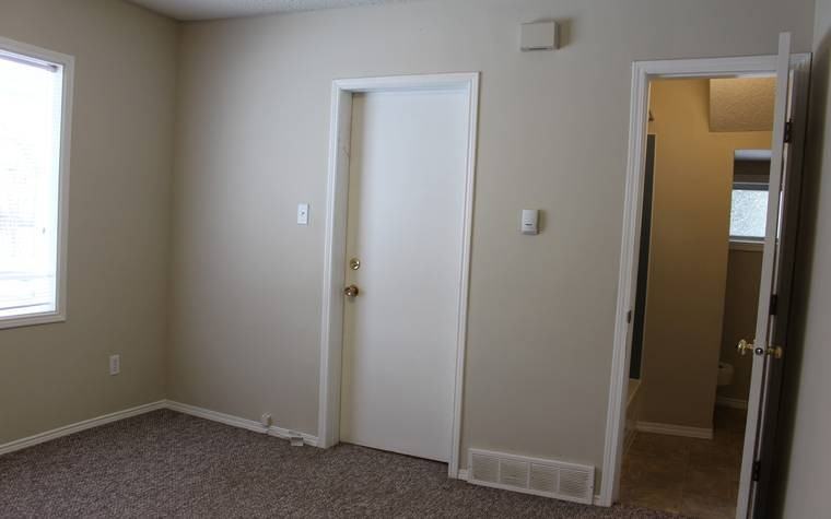 1115 Avenue C N #MAIN - Photo 4 of 12