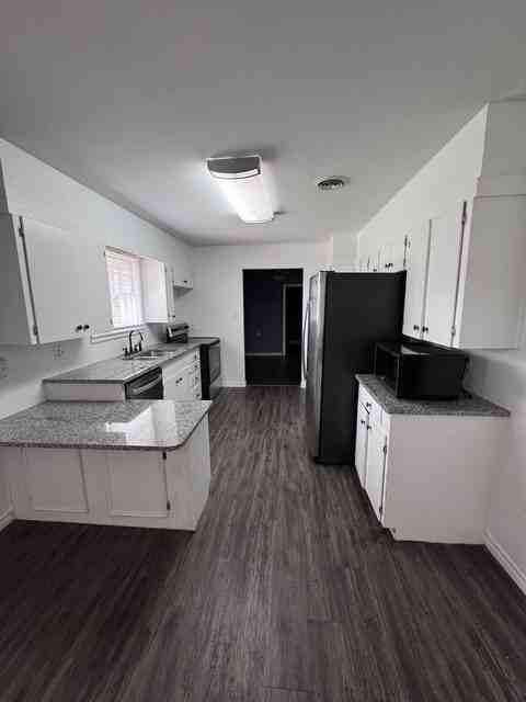 2626 Garfield Ave - Photo 5 of 22