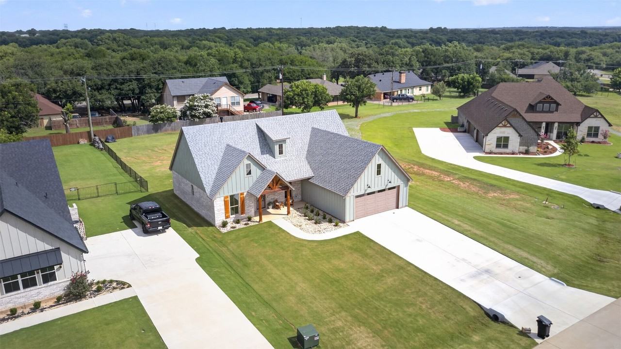 2604 Candlestick Dr - Photo 4 of 33