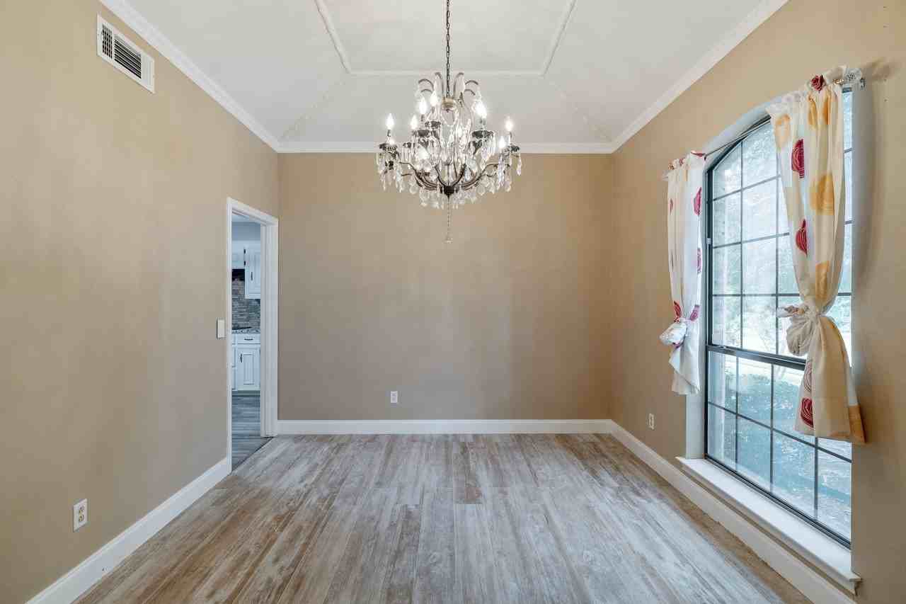 1527 Estates Way - Photo 6 of 40