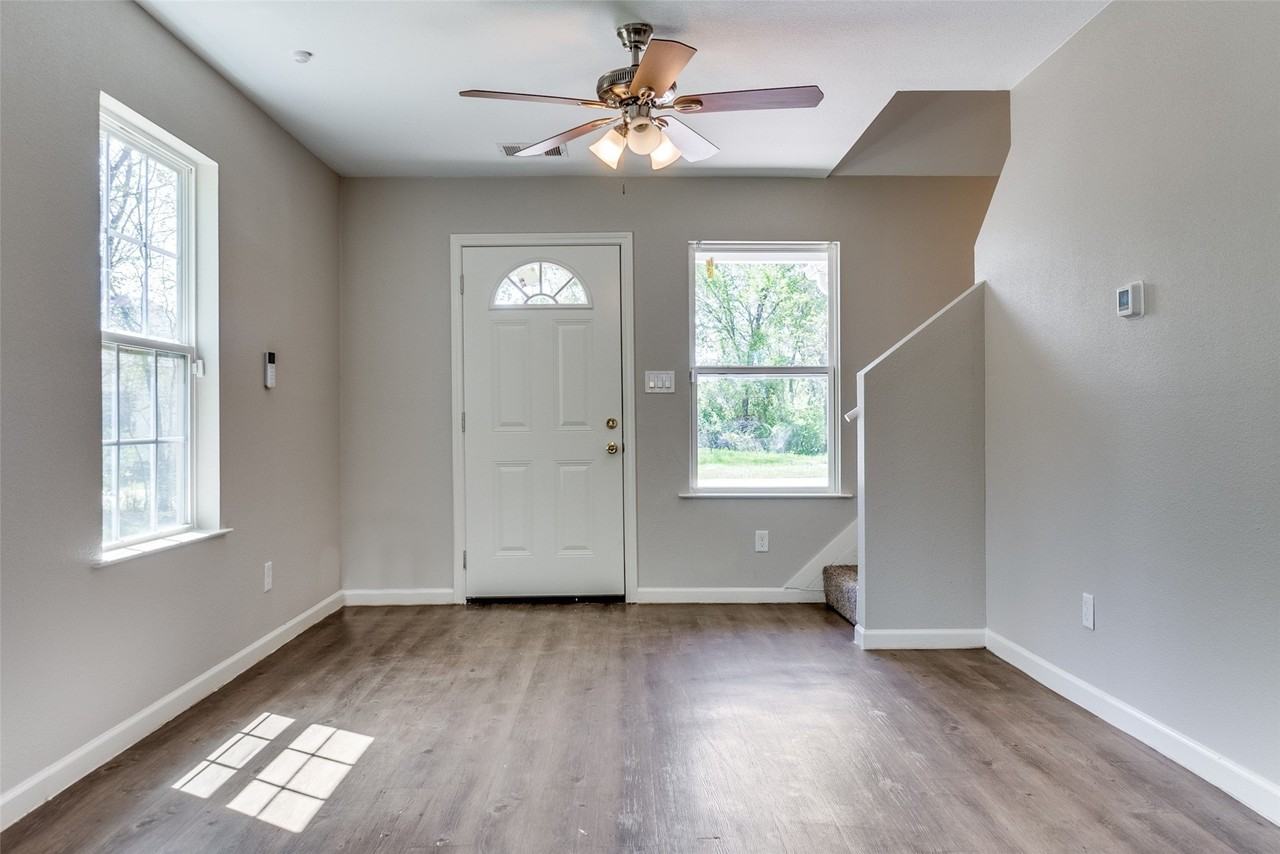 1306 Foley St - Photo 3 of 24
