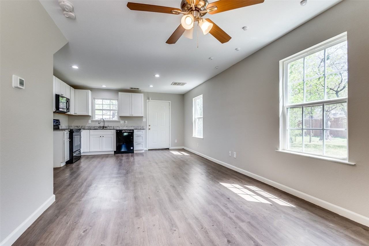 1306 Foley St - Photo 6 of 24