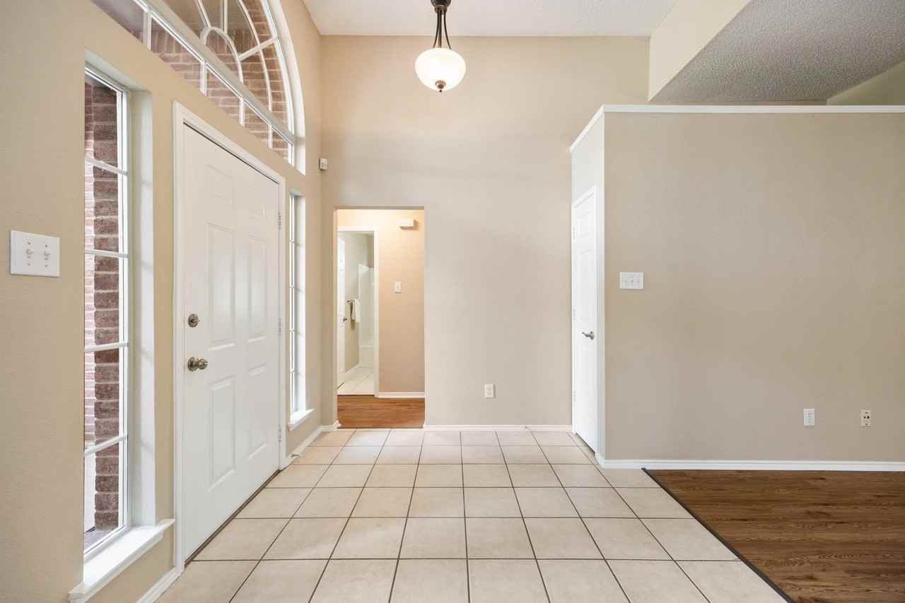 3711 Sycamore Ln - Photo 2 of 27