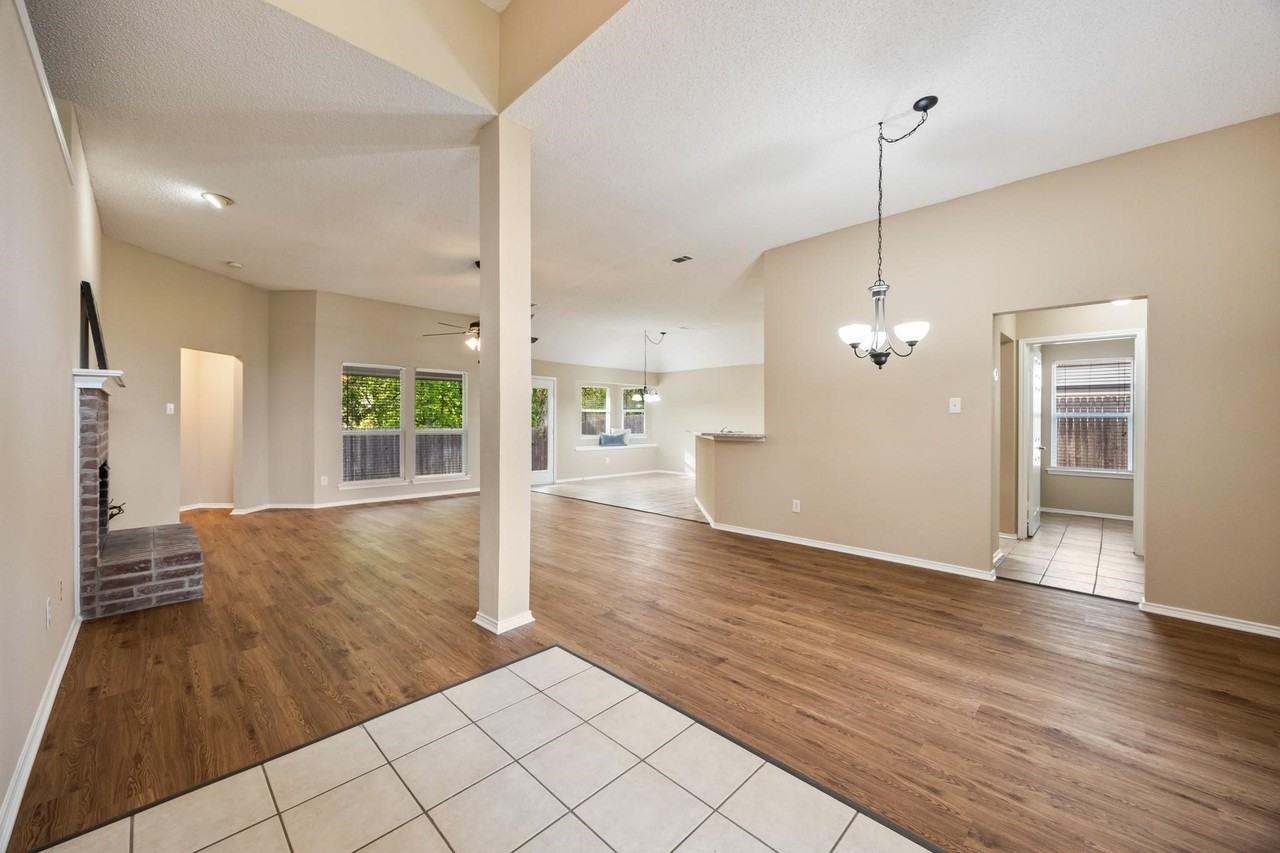 3711 Sycamore Ln - Photo 3 of 27