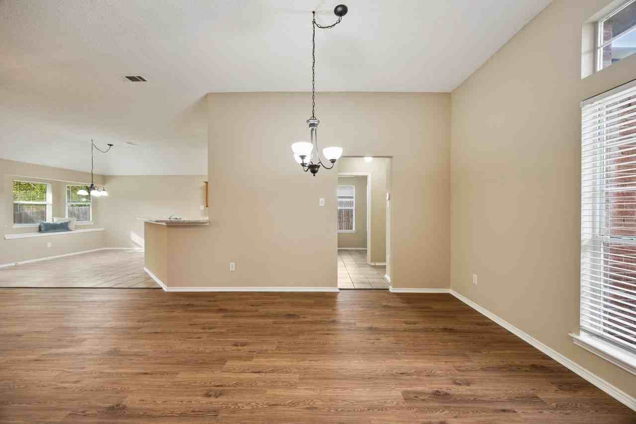 3711 Sycamore Ln - Photo 5 of 27