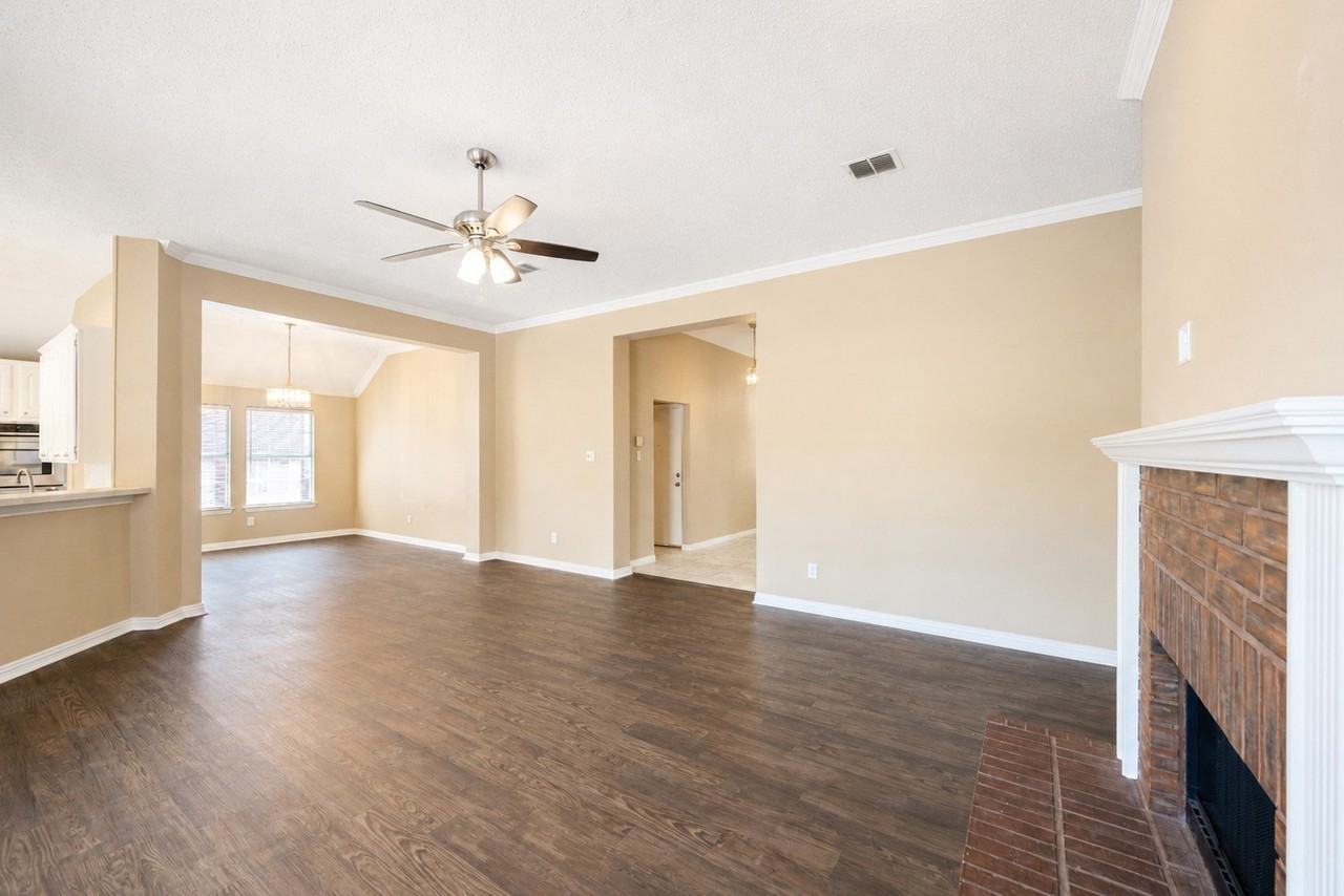 5605 Belle Chasse Ln - Photo 4 of 37