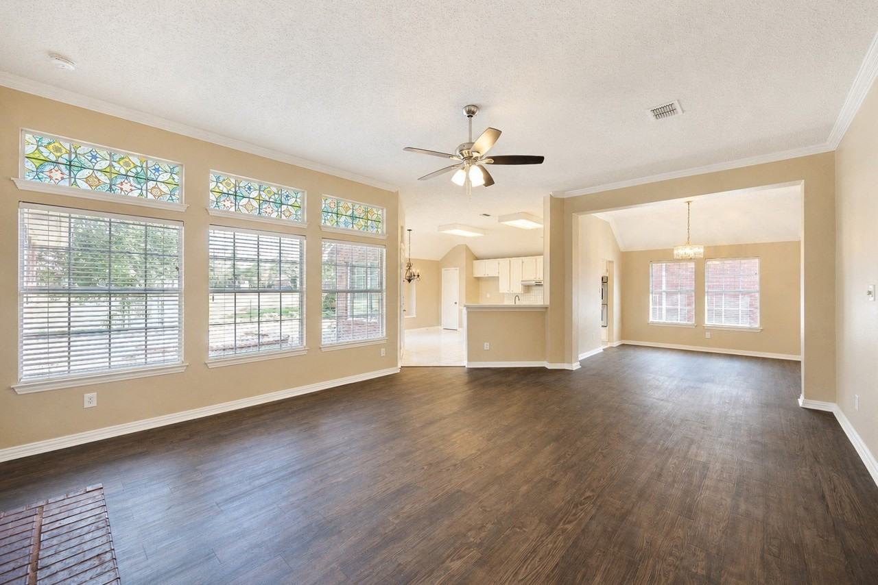5605 Belle Chasse Ln - Photo 5 of 37
