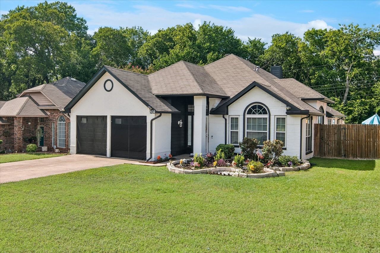 804 Clover Hill Ln