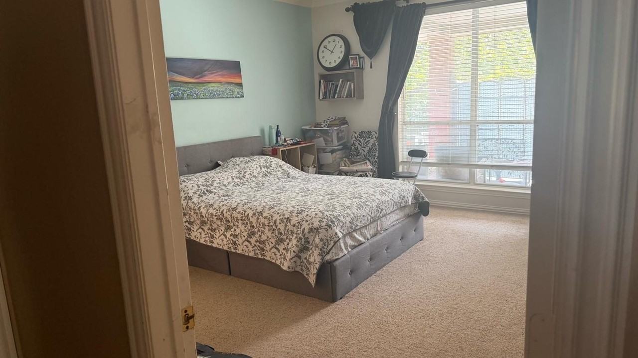 921 Parker Dr - Photo 3 of 13
