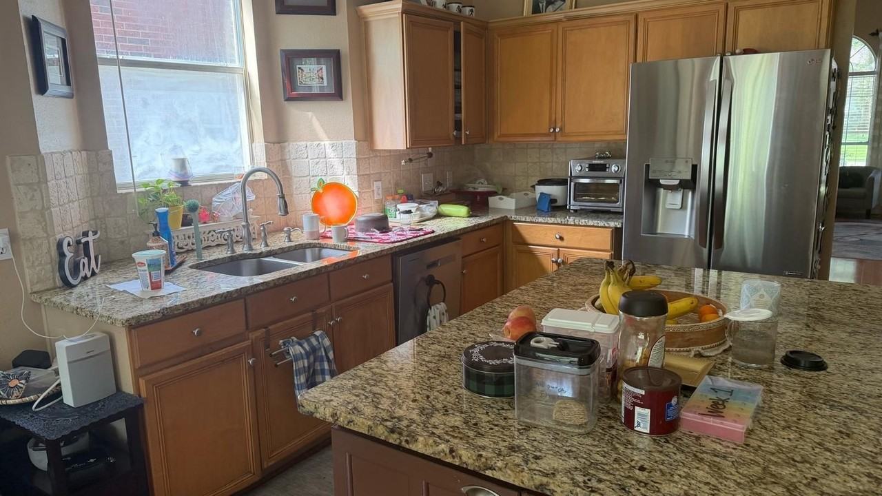 921 Parker Dr - Photo 7 of 13