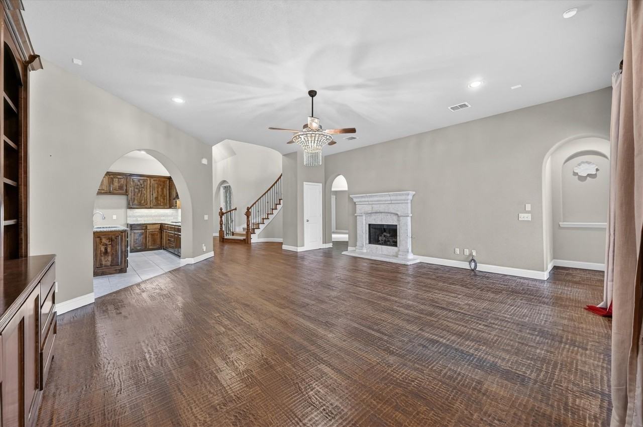 10075 Stancil Ln - Photo 5 of 18