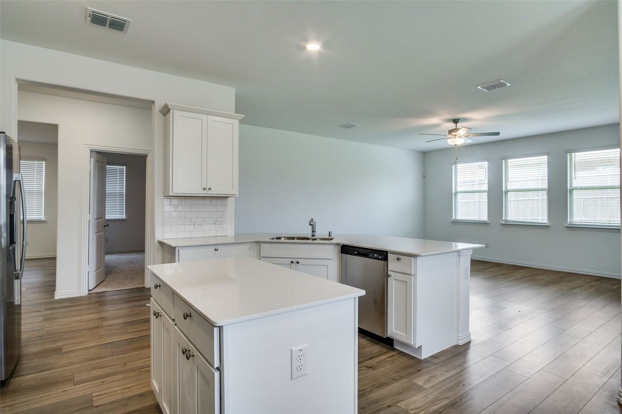 1228 Almond Rd - Photo 2 of 13