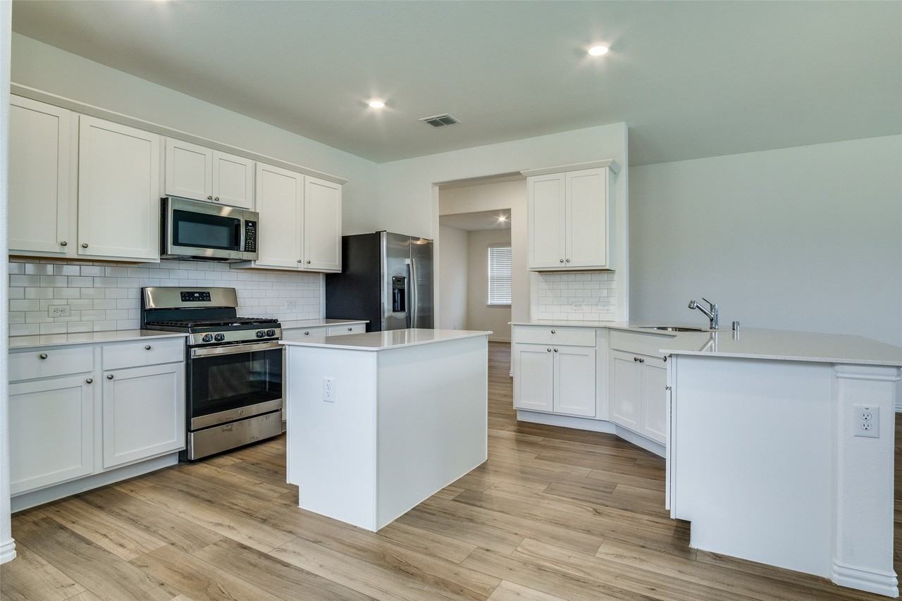 1228 Almond Rd - Photo 3 of 13