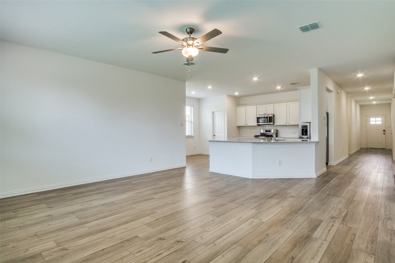 1228 Almond Rd - Photo 4 of 13