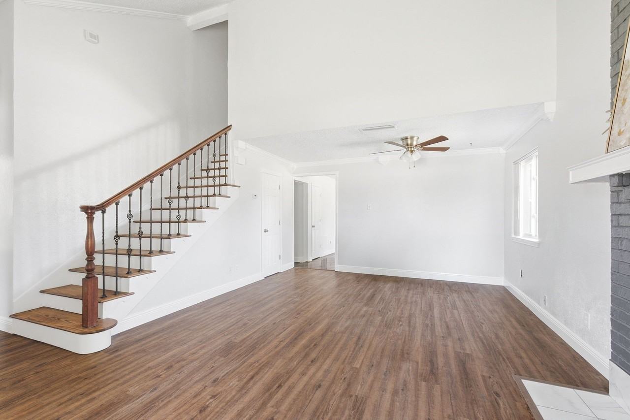2930 Lancer Ln - Photo 6 of 17