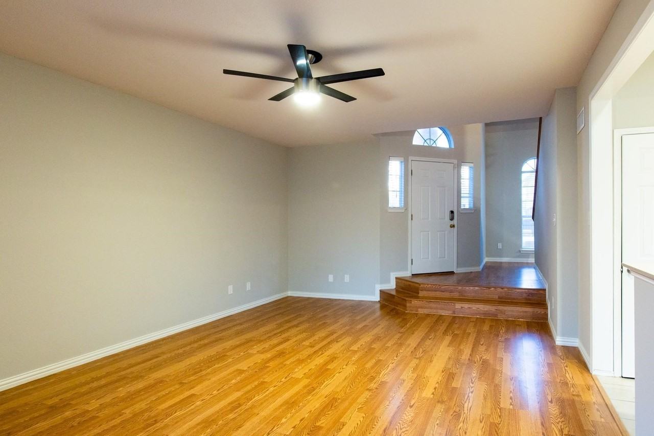 7892 Maiden Ln - Photo 2 of 28