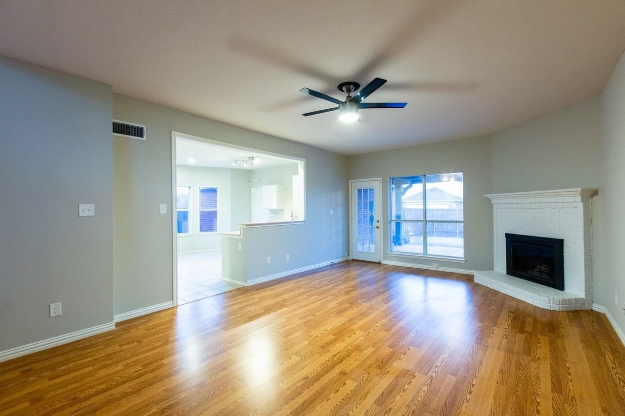 7892 Maiden Ln - Photo 5 of 28
