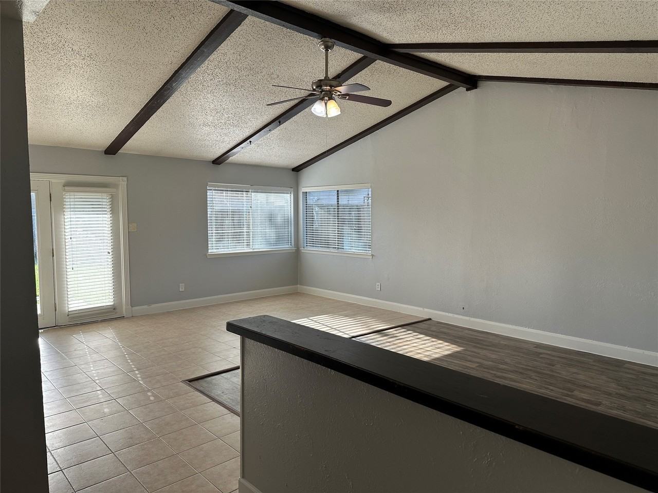 2109 Cedarcrest Dr - Photo 2 of 12