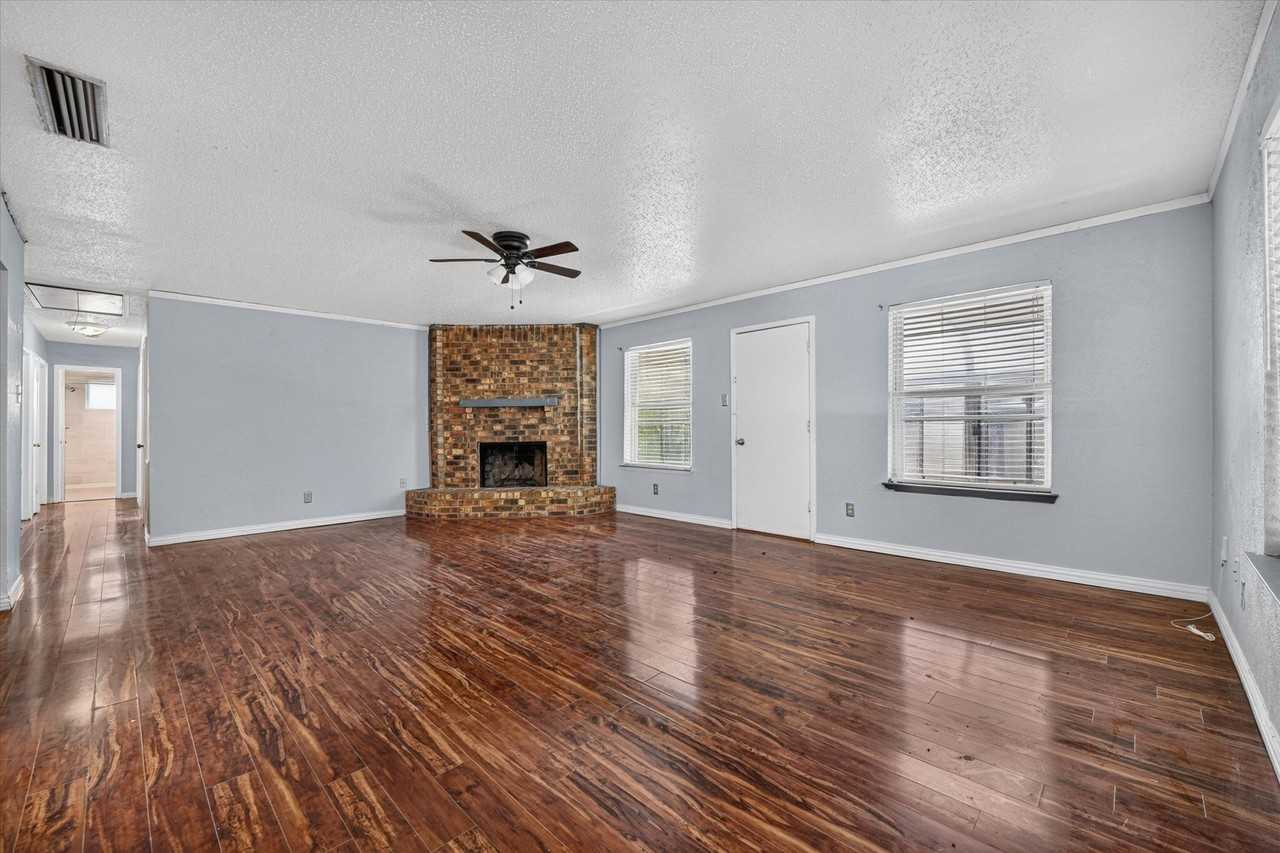210 Nettletree St - Photo 2 of 19