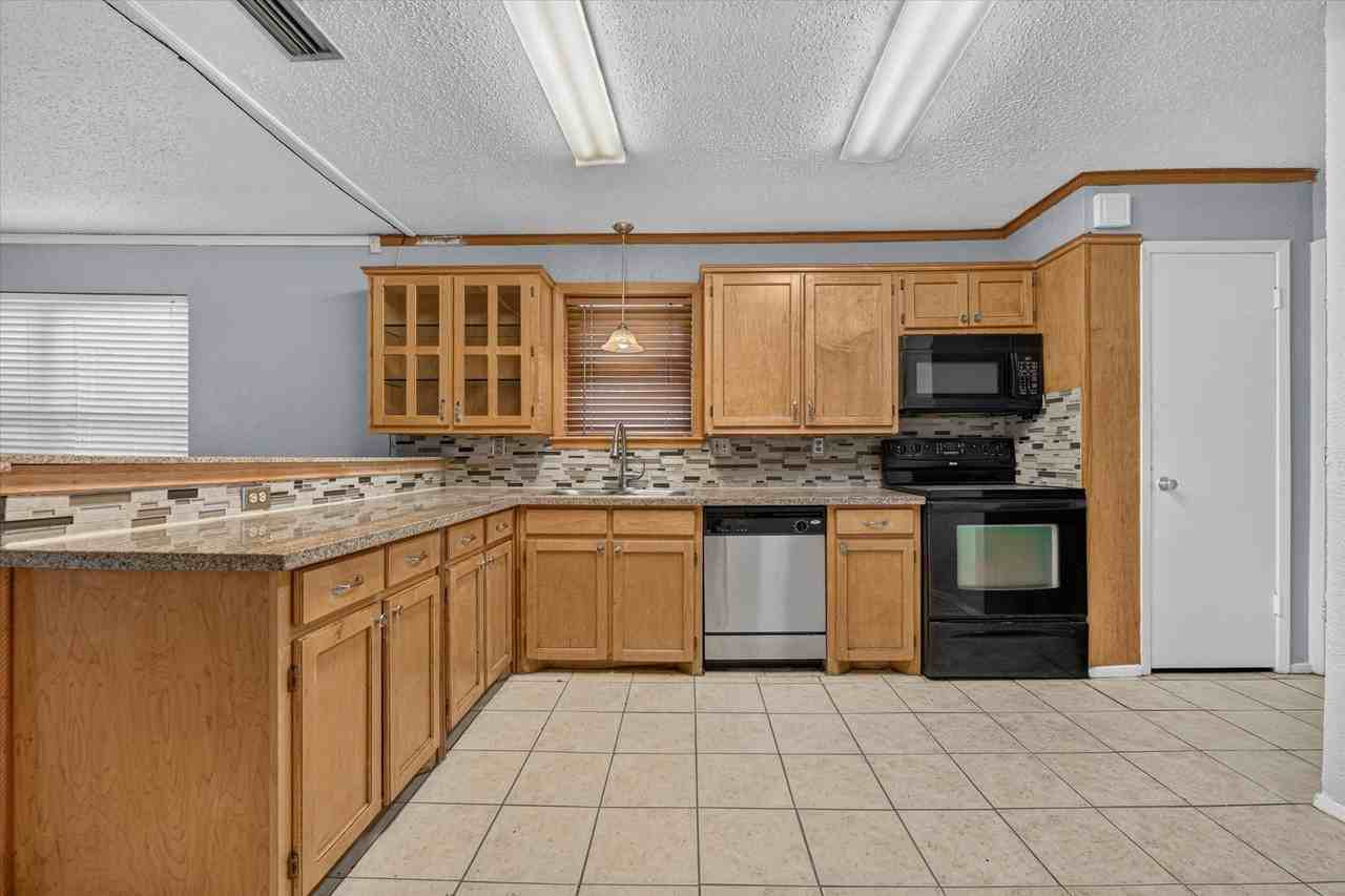 210 Nettletree St - Photo 4 of 19