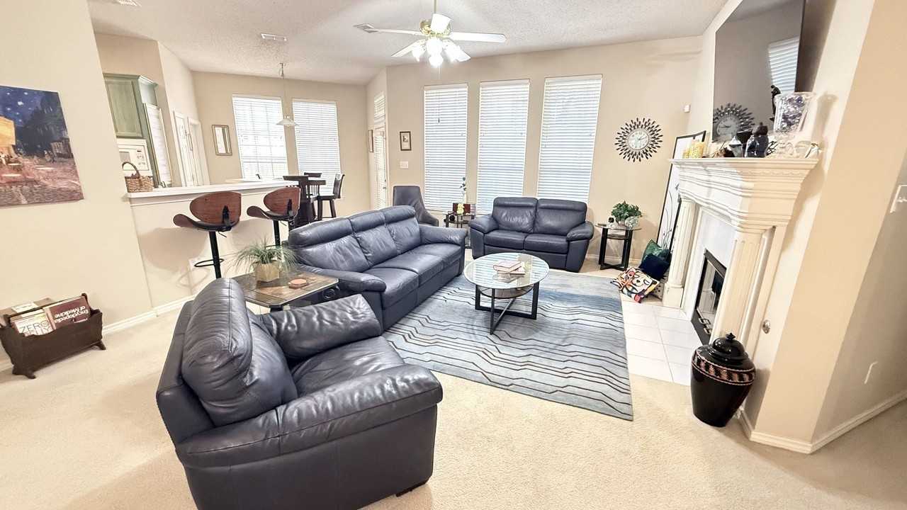 9816 Hickory Hollow Ln - Photo 4 of 25