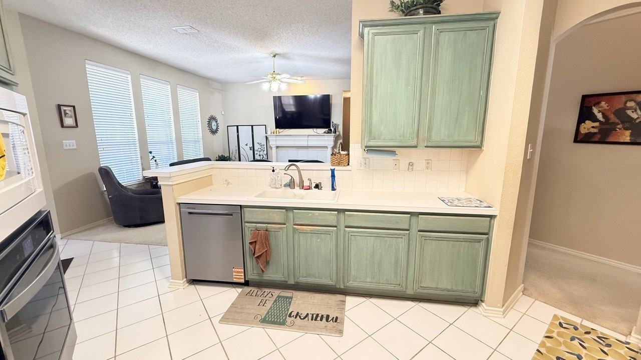 9816 Hickory Hollow Ln - Photo 6 of 25