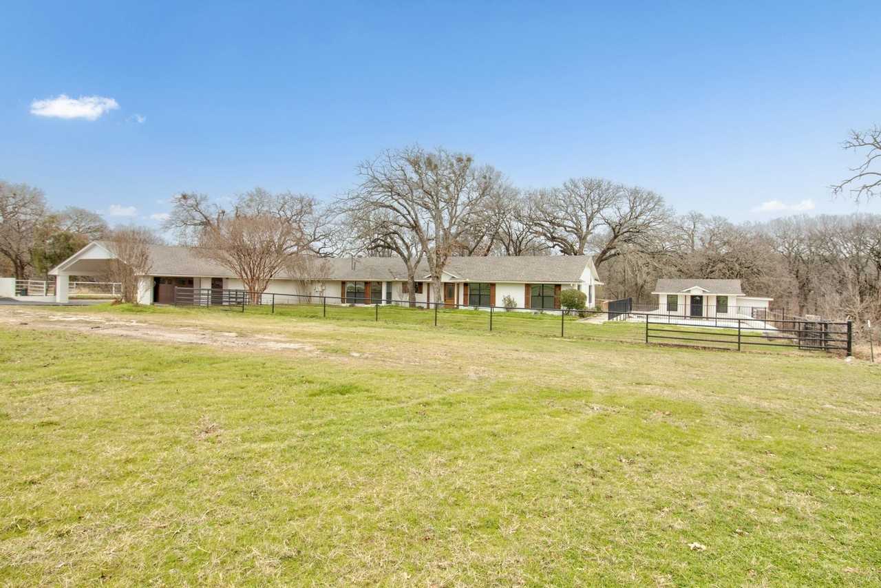 3700 Moseley Rd - Photo 7 of 38