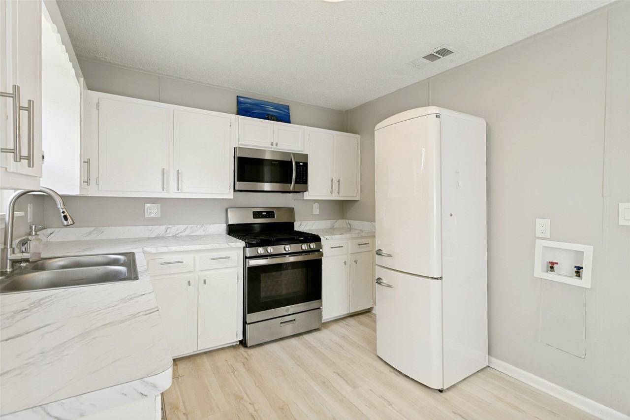 4808 Sherwood Dr - Photo 6 of 12