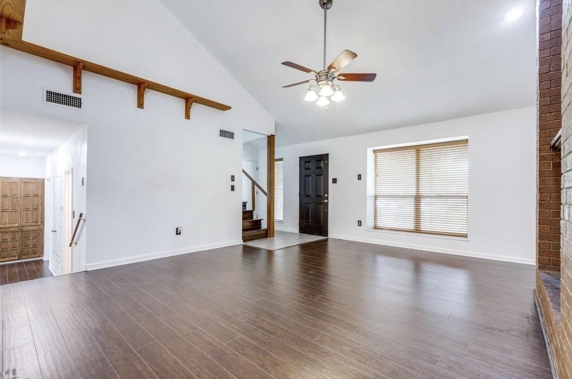 8782 Marilyn Dr - Photo 4 of 18