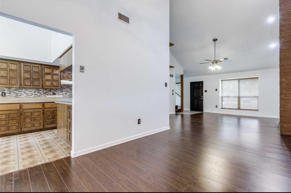 8782 Marilyn Dr - Photo 7 of 18
