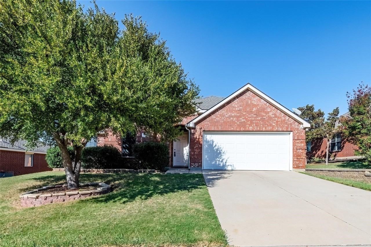 306 Tarpan Trl - Photo 2 of 36