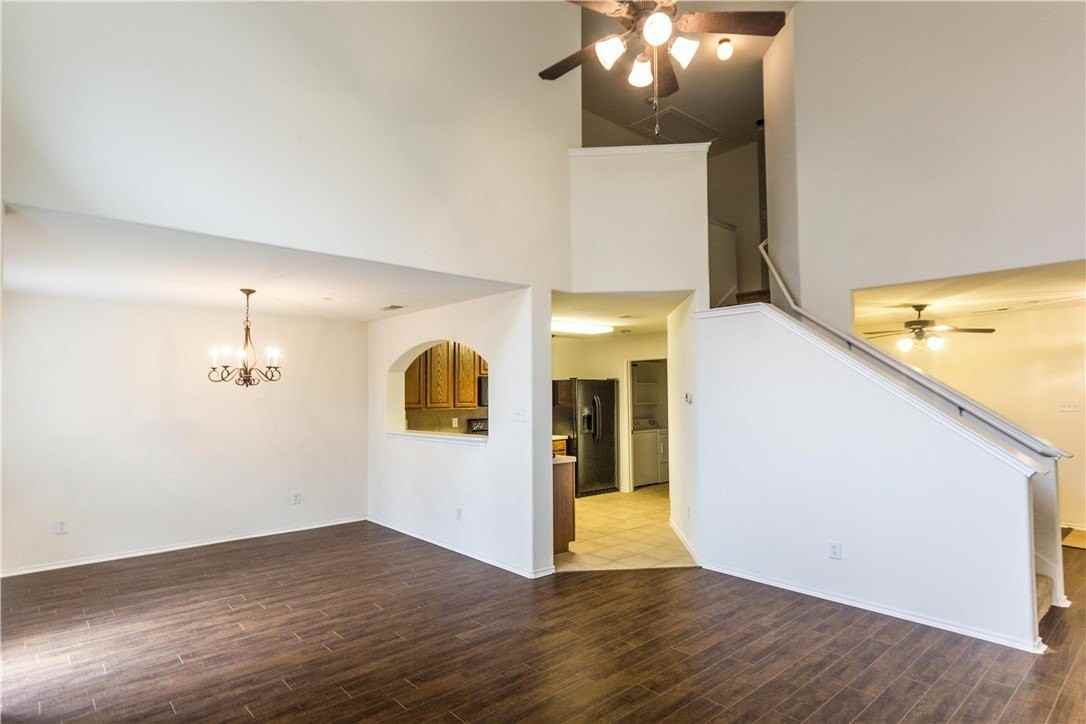 10371 Darkwood Dr - Photo 4 of 33