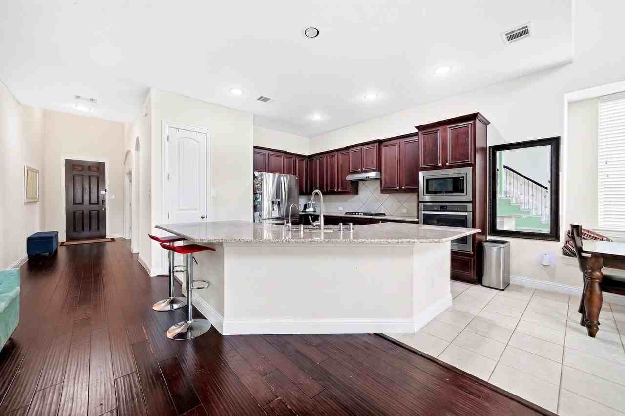 10323 Wedmore Dr - Photo 7 of 37